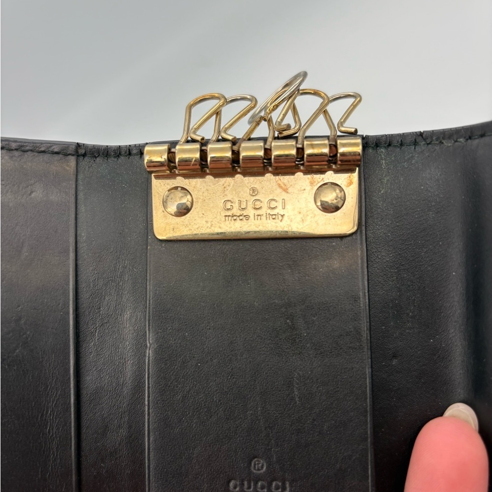 Gucci Black Leather Key Holder with Gold Hardware - Picture 6 of 8